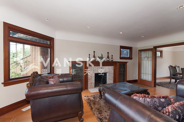 240420163510_living rooom.jpg